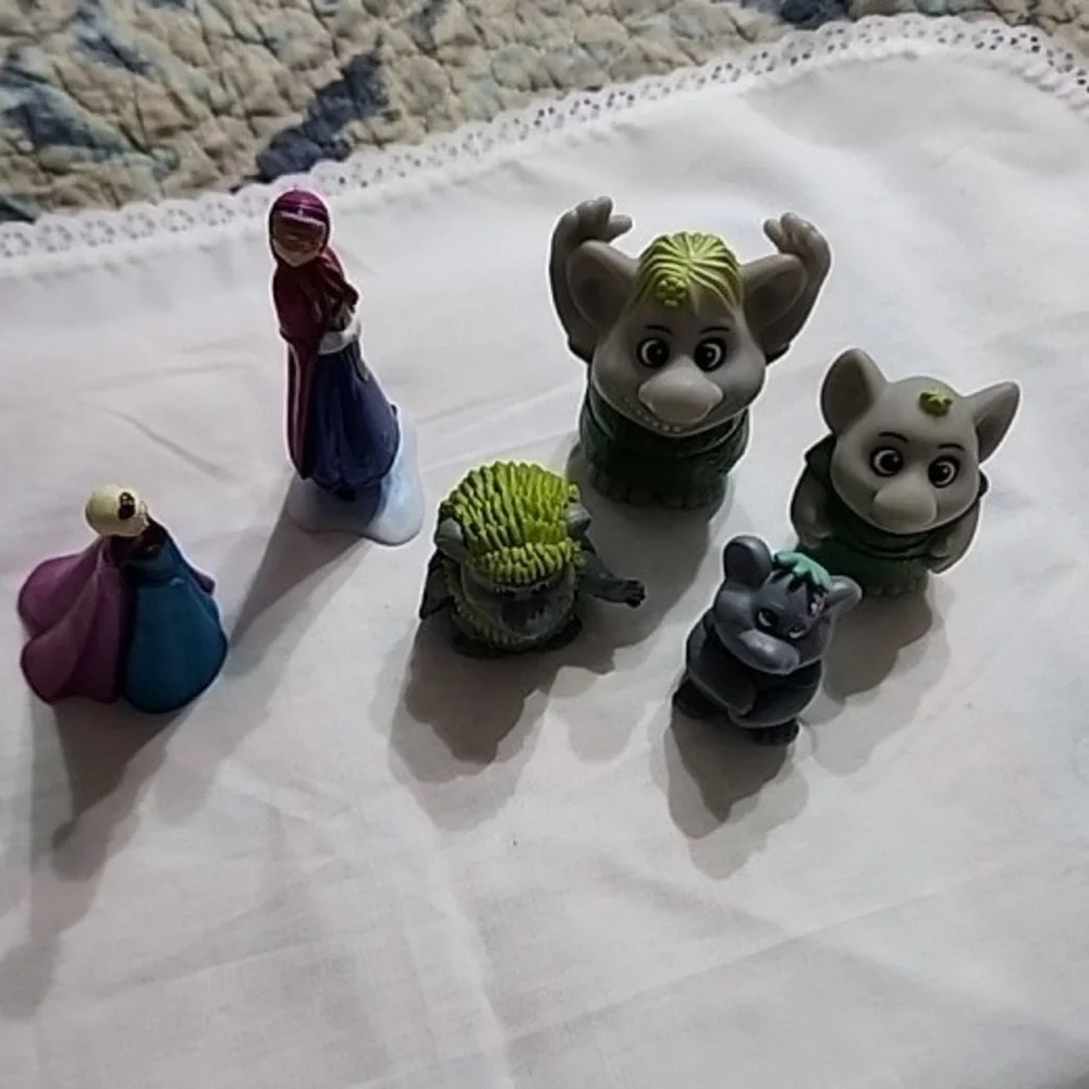 Disney Frozen Figurine Set Elsa Anna and Rock Trolls 6 Piece Toy Lot